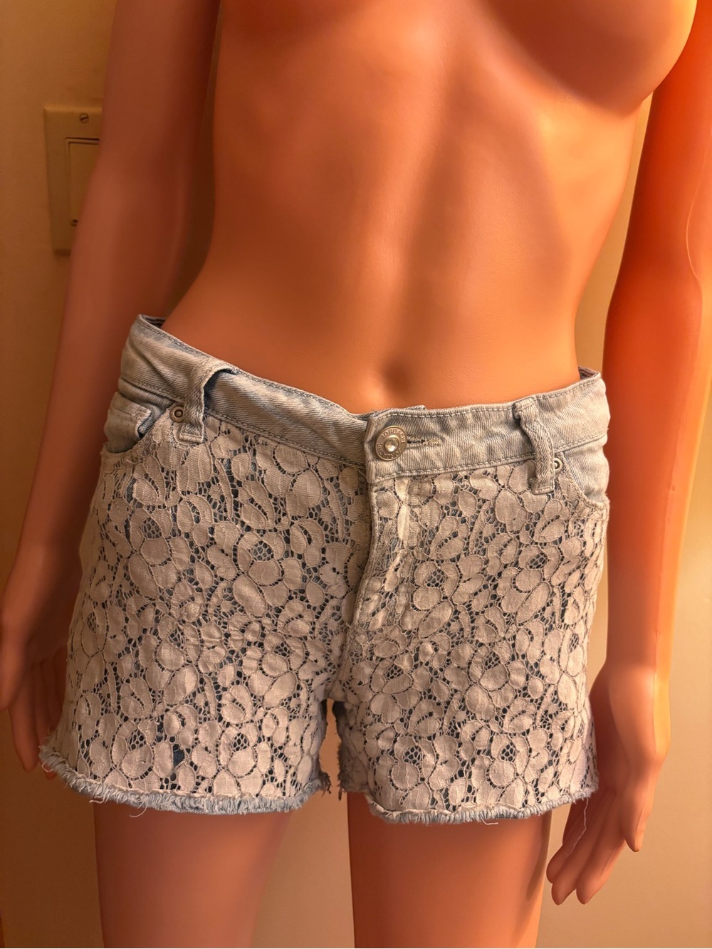 American Vintage Lace-Overlay Light Blue Denim Shorts
